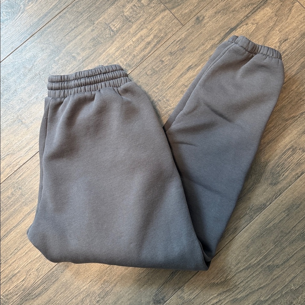 Joggers - Picture 2 of 2